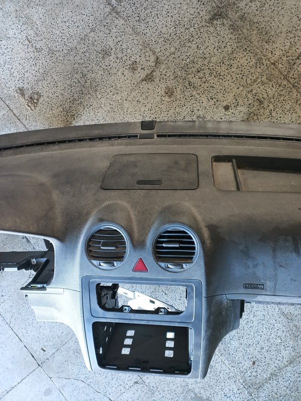 Tablier VW Caddy III 2K1858295C