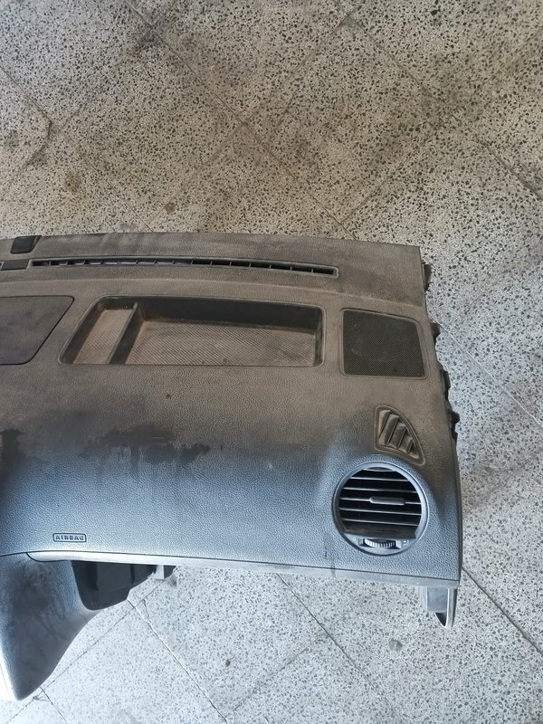 Tablier VW Caddy III 2K1858295C