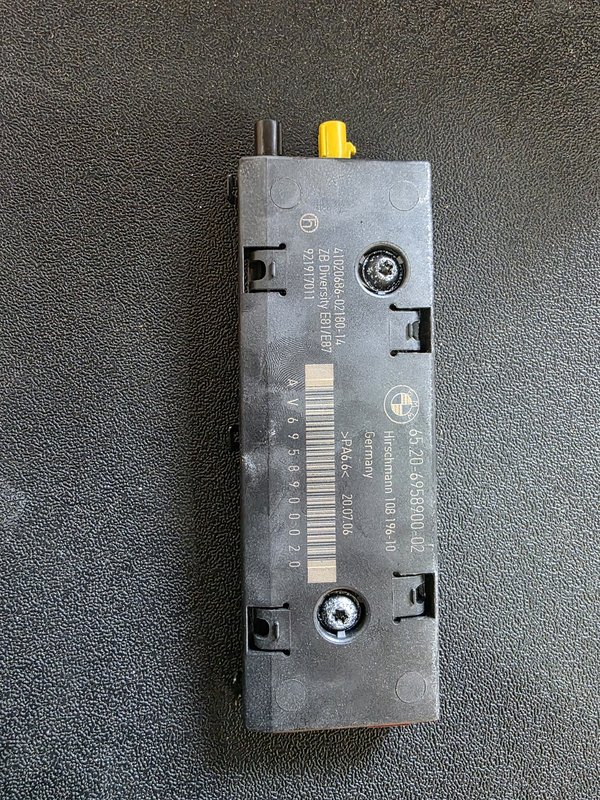 Amplificador de Antena BMW E81 6520-6958900-02