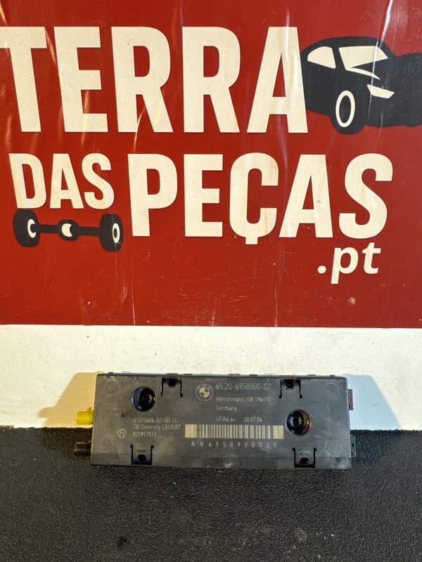 Amplificador de Antena BMW E81 6520-6958900-02