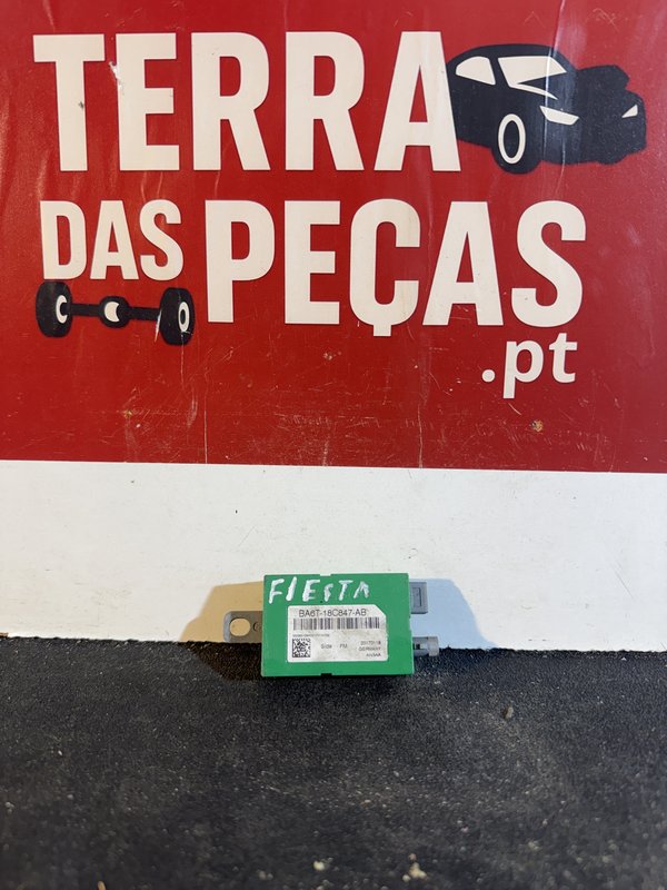 Amplificador de Antena Ford BA6T-18C847-AB