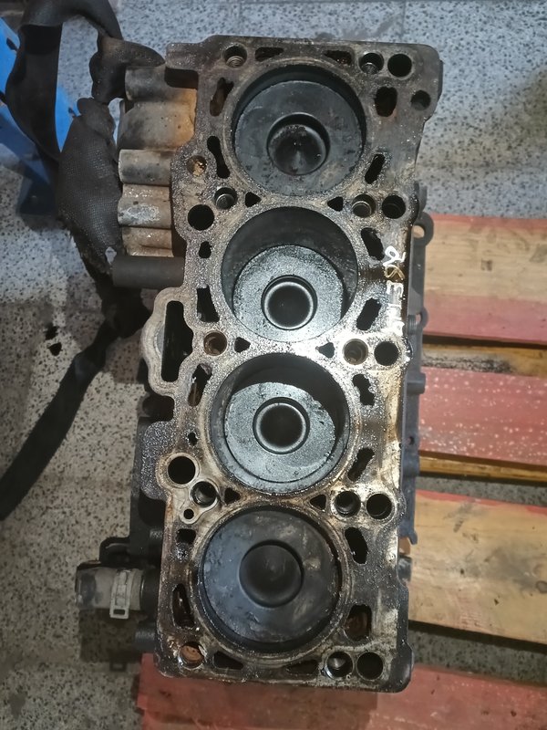 Bloco Armado VAG 2.0 TDI 038021CE AZV Danificado
