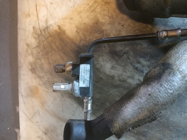 Corpo de Oleo VAG 2.5 TDI V6 059115405G