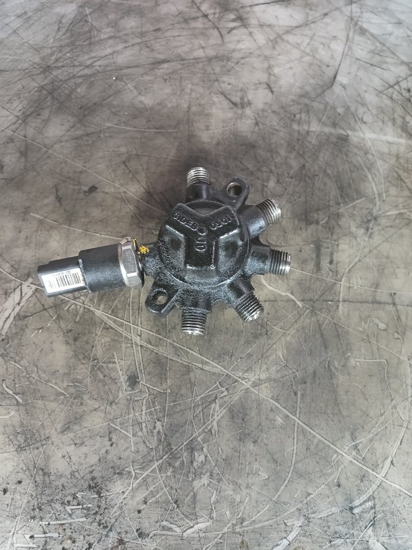 Rampa Injectora Renault 1.5 DCI 8200057345