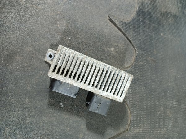 Rele RENAULT MEGANE III 8200558438A