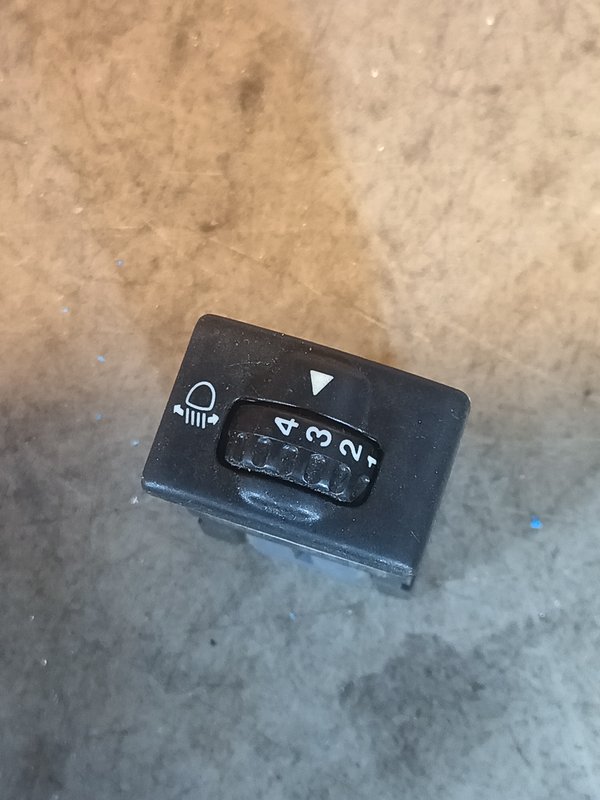Botao Luz SUZUKI 32932074