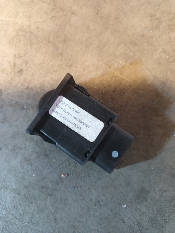 Botao Luz TOYOTA 8415205051