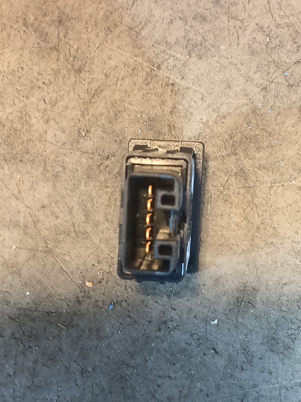 Botao Luz TOYOTA 8415205051
