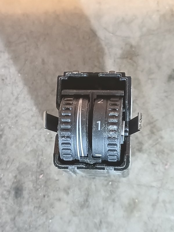 Botao Luz VW GOLF PLUS 5M0941333