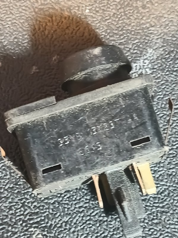 Botao Luz FORD TRANSIT 95VB15K237AA
