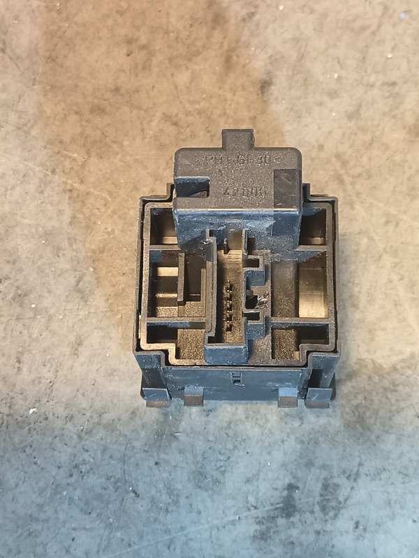 Botao Luz RENAULT 8200095495D