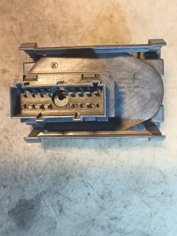 Botao Luz FORD FOCUS 4M5T13A024CA