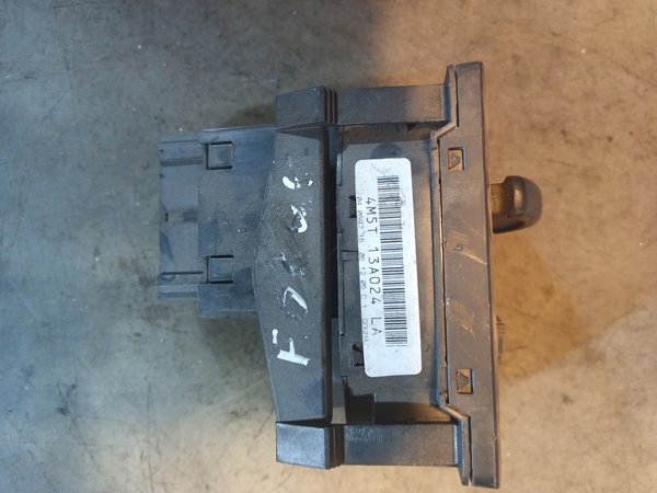 Botao Luz FORD FOCUS 4M5T13A024LA