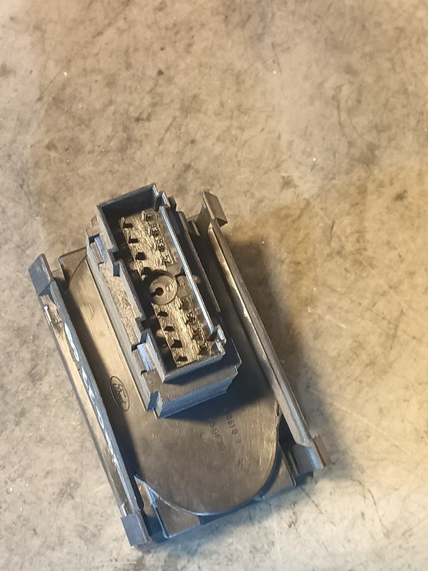Botao Luz FORD FOCUS 4M5T13A024LA