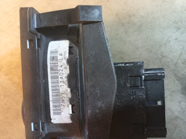 Botao Luz FORD FOCUS 7M5T13A024LA