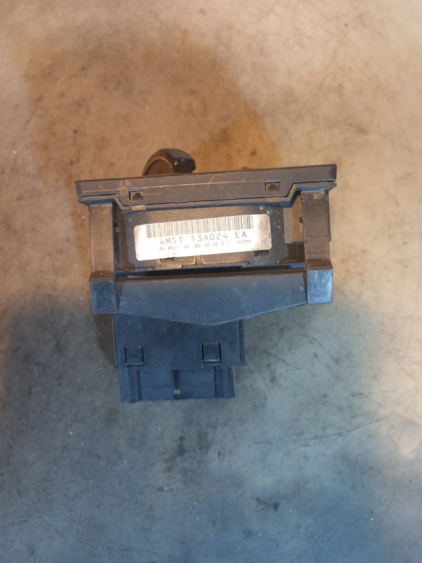 Botao Luz FORD FOCUS 4M5T13A024EA