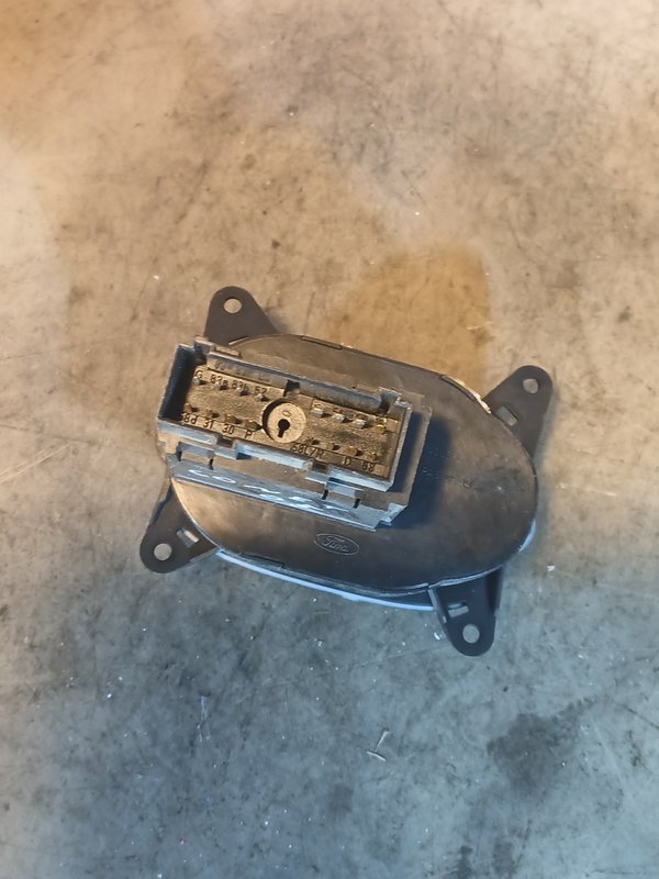 Botao Luz FORD TRANSIT YC1T13A024BB