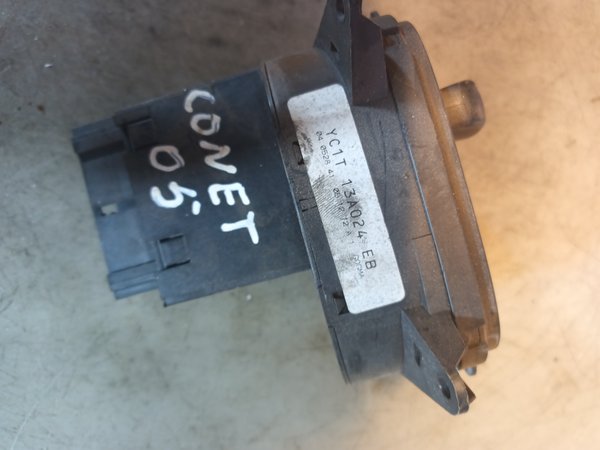 Botao Luz FORD TRANSIT YC1T13A024EB