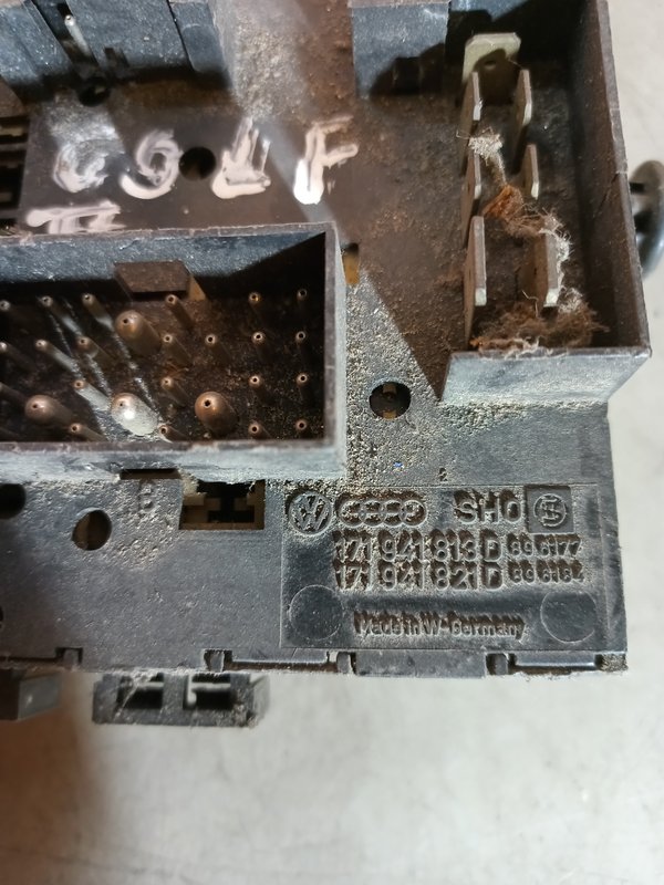Caixa de Fusiveis GRUPO VW 171941813D