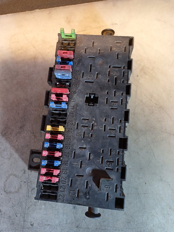 Caixa de Fusiveis GRUPO VW 171941813D