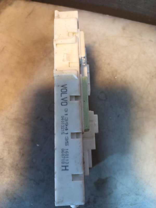 Caixa de Fusiveis VOLVO 31394135