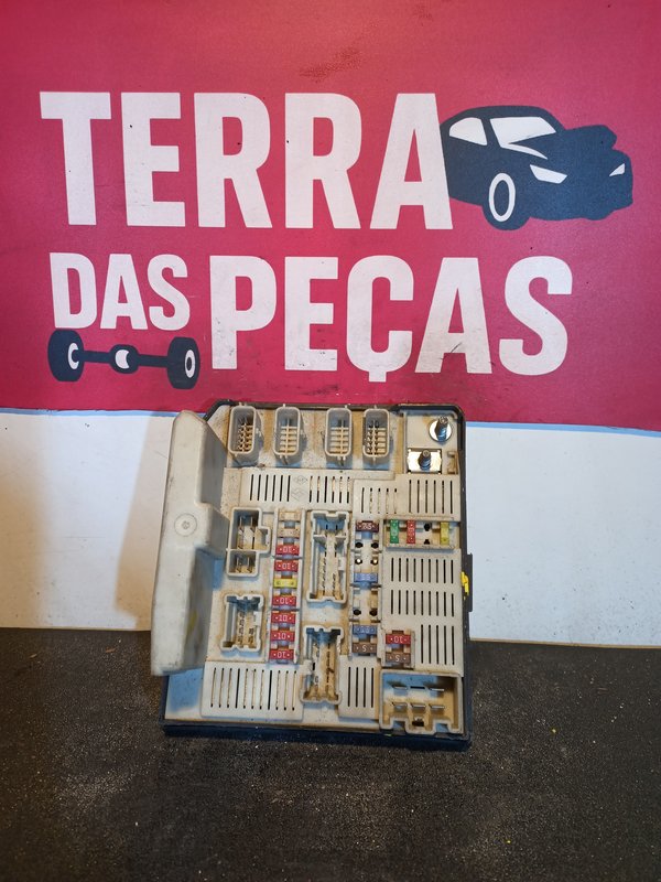 Caixa de Fusiveis RENAULT 8200481866J N2