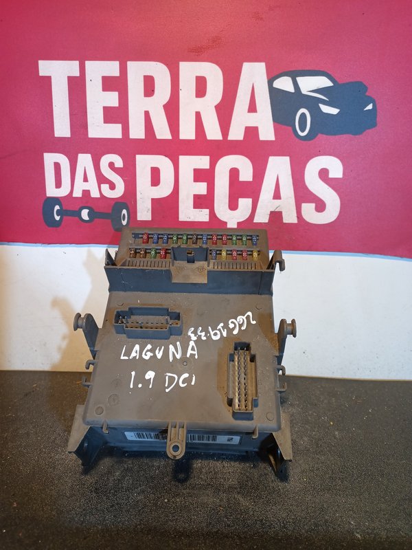 Caixa de Fusiveis RENAULT 8200004201E