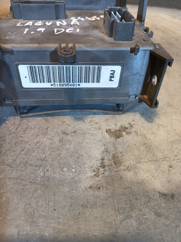 Caixa de Fusiveis RENAULT 8200004201E