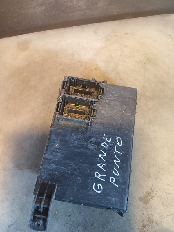 Caixa de Fusiveis FIAT 00517986150