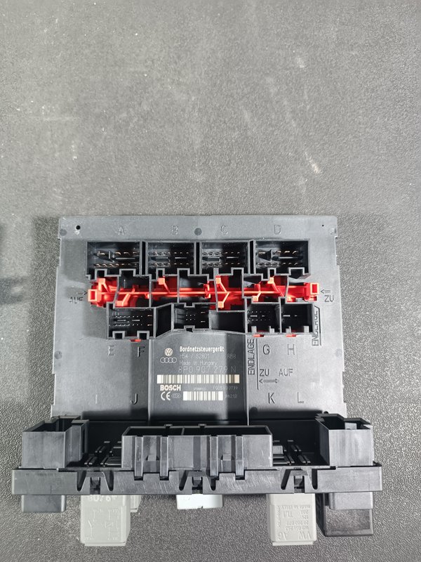 Caixa de Fusiveis Audi TT II 8P0907279N