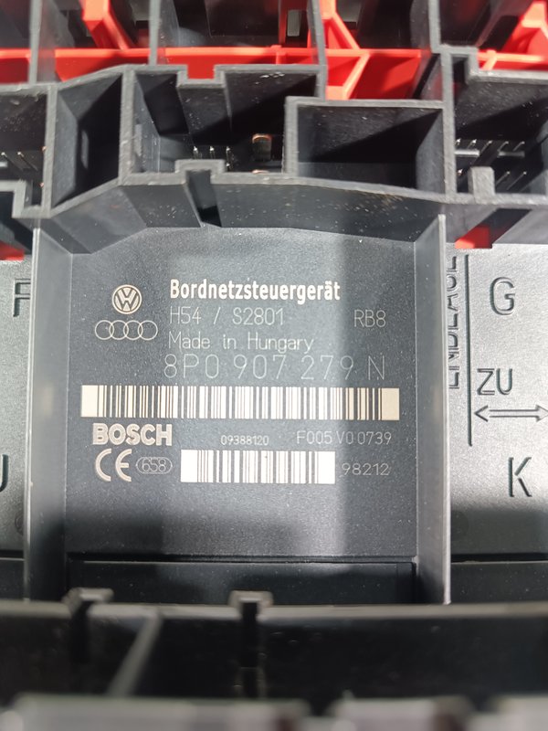 Caixa de Fusiveis Audi TT II 8P0907279N