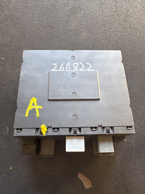 Caixa de Fusiveis Audi TT II 8P0907279N