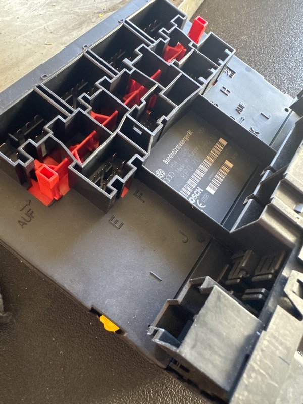 Caixa de Fusiveis Audi TT II 8P0907279N
