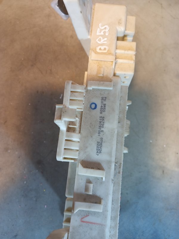 Caixa de Fusiveis MAZDA 519197081