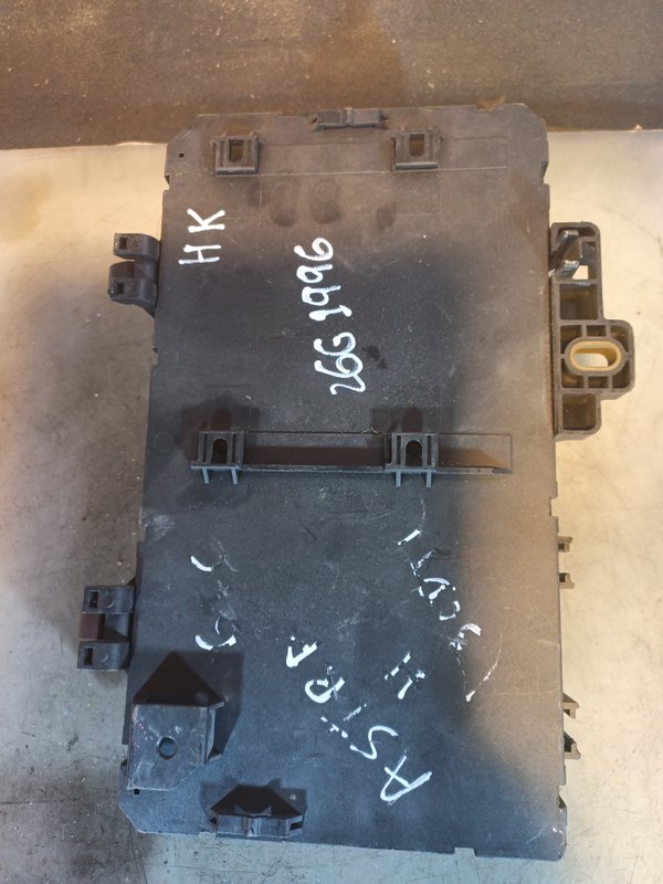 Caixa de Fusiveis OPEL GM13206762