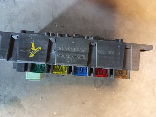 Caixa de Fusiveis MINI 518030408