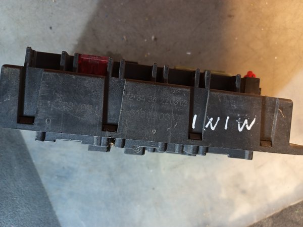Caixa de Fusiveis MINI 518030317