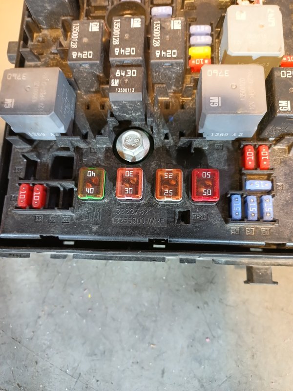 Caixa de Fusiveis OPEL 13255300