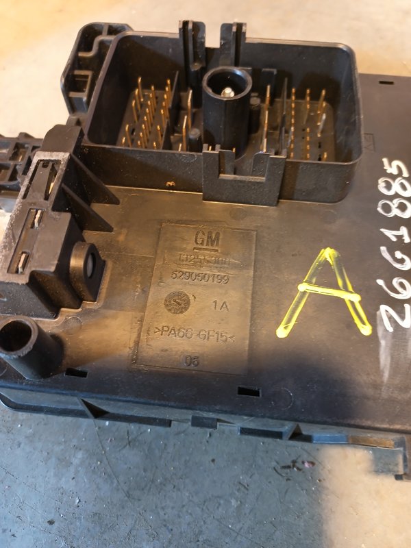 Caixa de Fusiveis OPEL 13255300