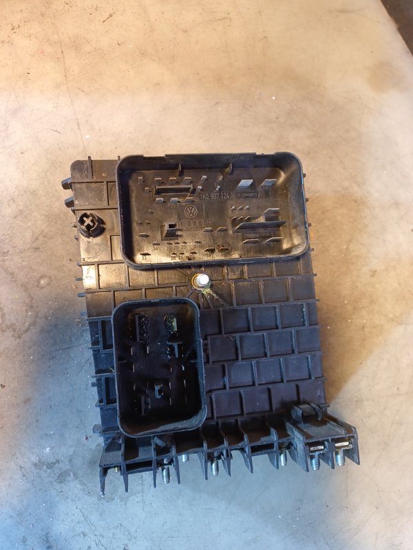 Caixa de Fusiveis VW 1K0937124H