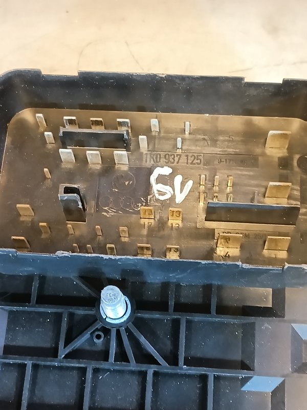 Caixa de Fusiveis VW AUDI 1K0937125