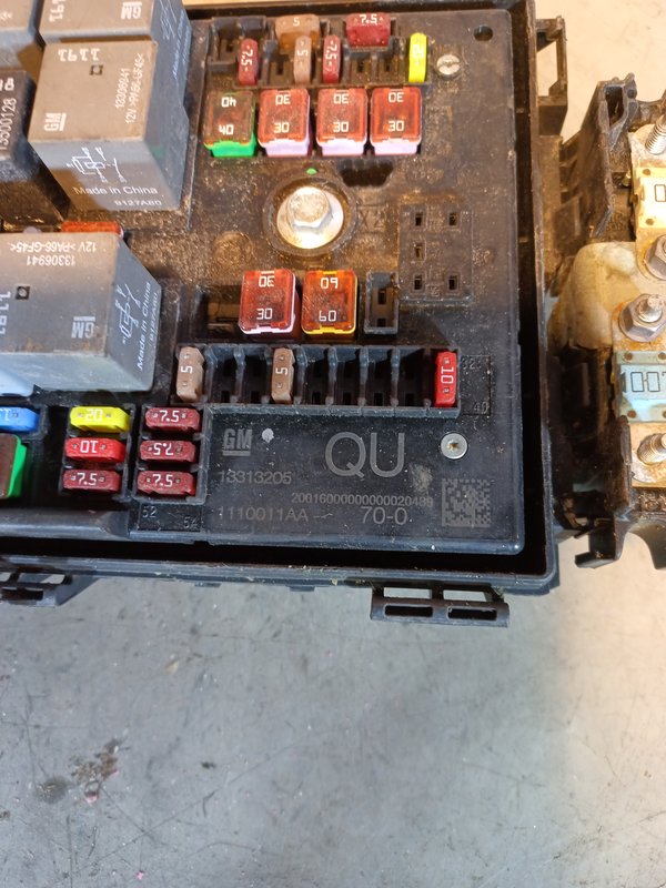 Caixa de Fusiveis OPEL C11000053