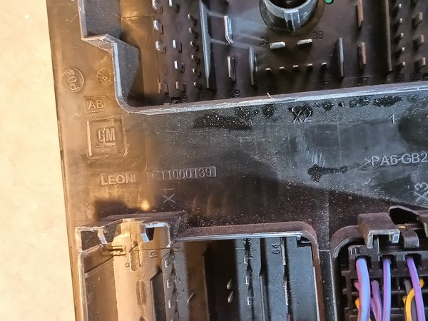 Caixa de Fusiveis OPEL C11000139