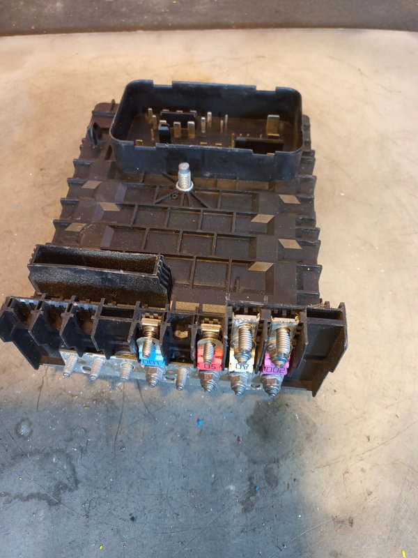Caixa de Fusiveis GRUPO VW 1K0937125A