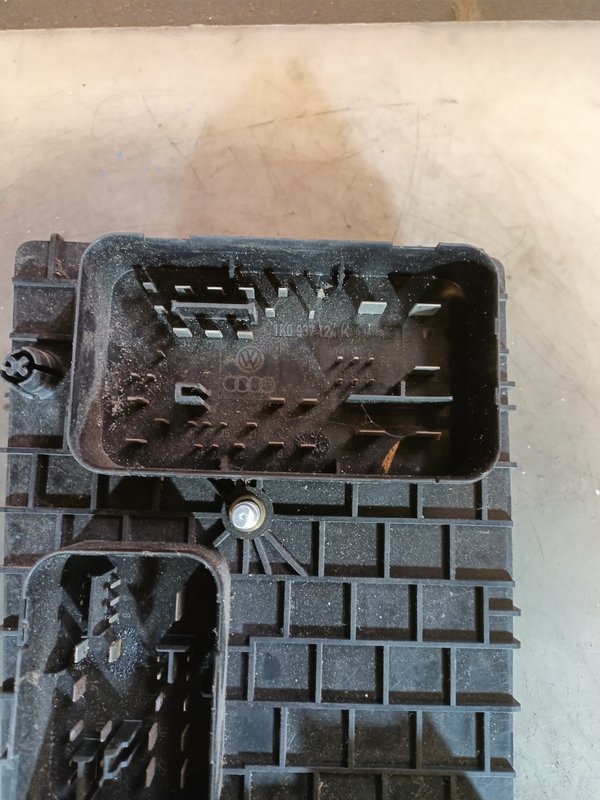 Caixa de Fusiveis GRUPO VW 1K0937124K