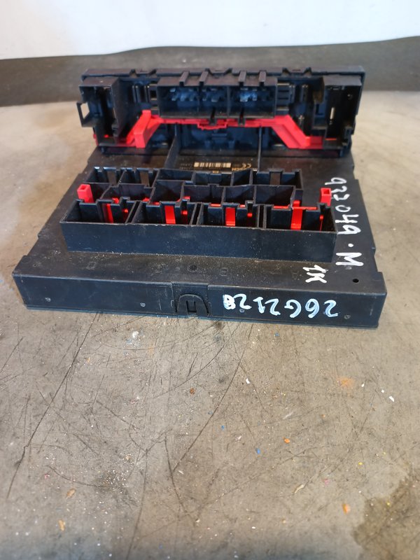 Caixa de Fusiveis GRUPO VW 1K0937049M