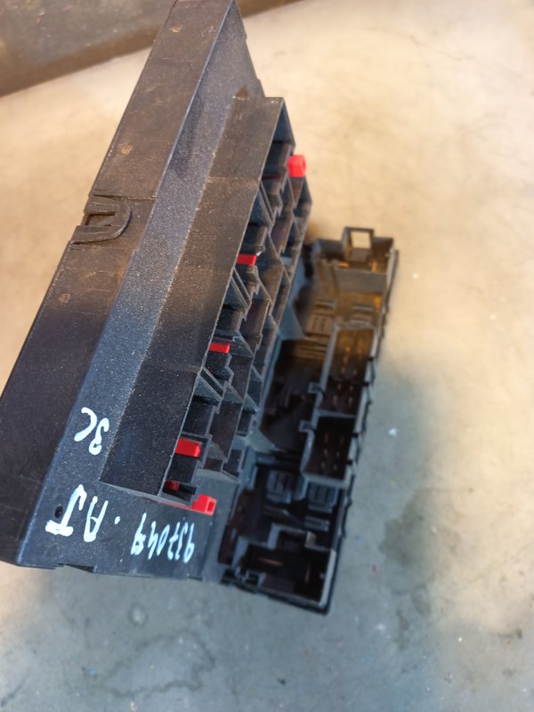 Caixa de Fusiveis GRUPO VW 3C0937049AJ