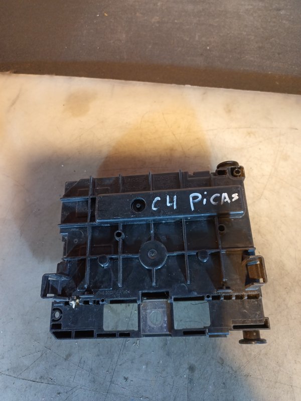 Caixa de Fusiveis GRUPO PSA 9664705880