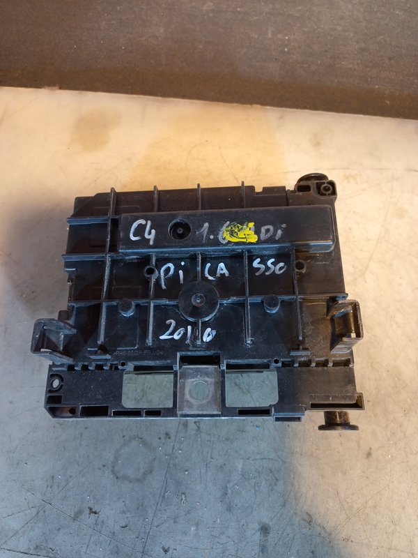 Caixa de Fusiveis GRUPO PSA 9667044880