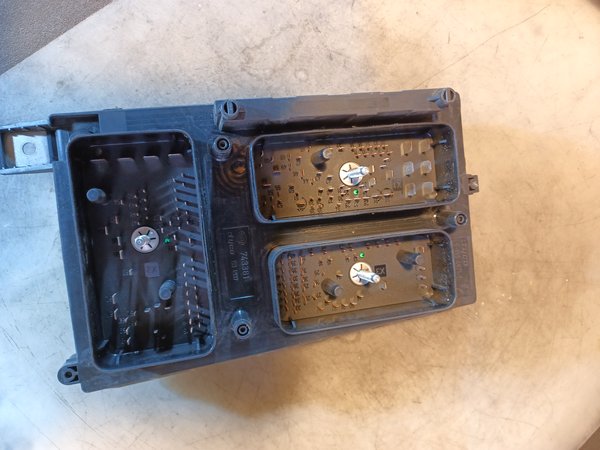 Caixa de Fusiveis OPEL 13206745